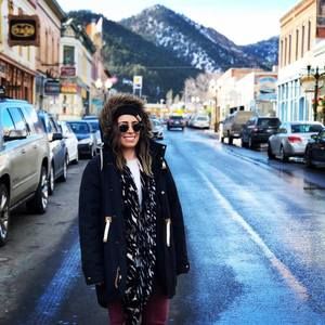 Meet your Posher, Laura